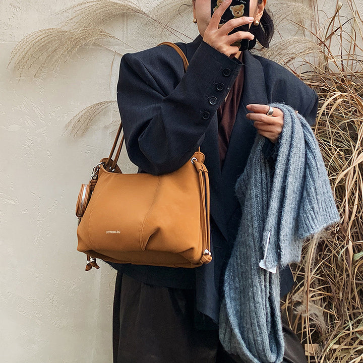 Damen praktische Schultertasche mit geschmeidigem Leder Nord Taschen