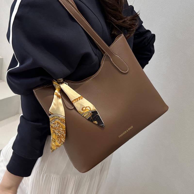 Damen moderne Henkeltasche mit stilvollem Knoten-Detail Nord Taschen