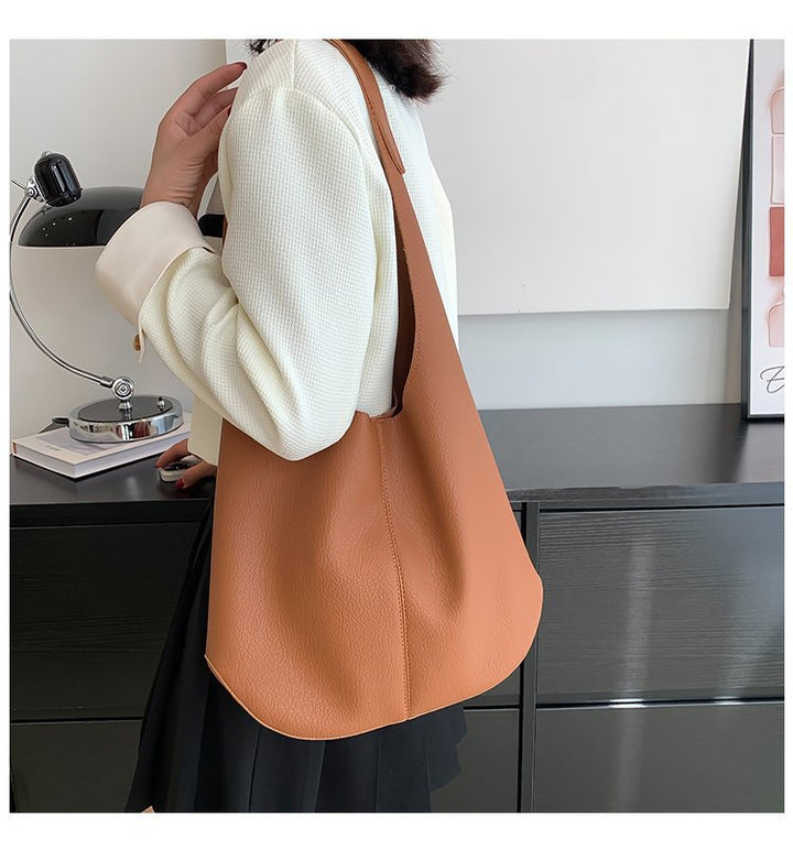 Damen Hobo-Tasche aus hochwertigem Leder mit kapuzierter Form Nord Taschen