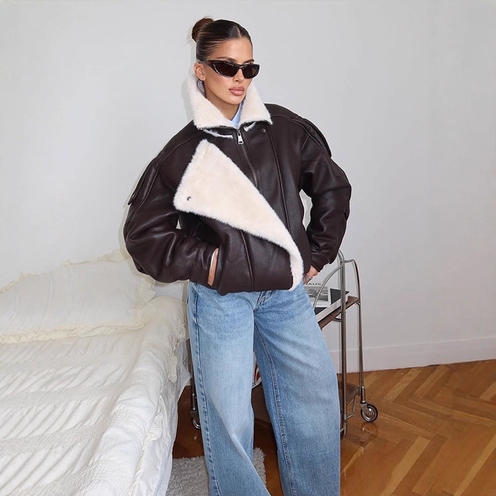 Damen Oversize Fliegerjacke aus Lederimitat mit asymmetrischer Kunstfell-Borte Nord Taschen
