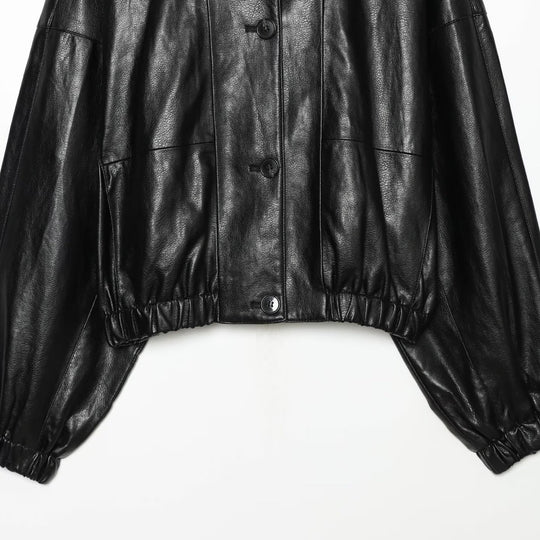 Damen Kurze Kunstleder‑Bomberjacke mit hohem Funnelkragen und elastischem Saum Nord Taschen