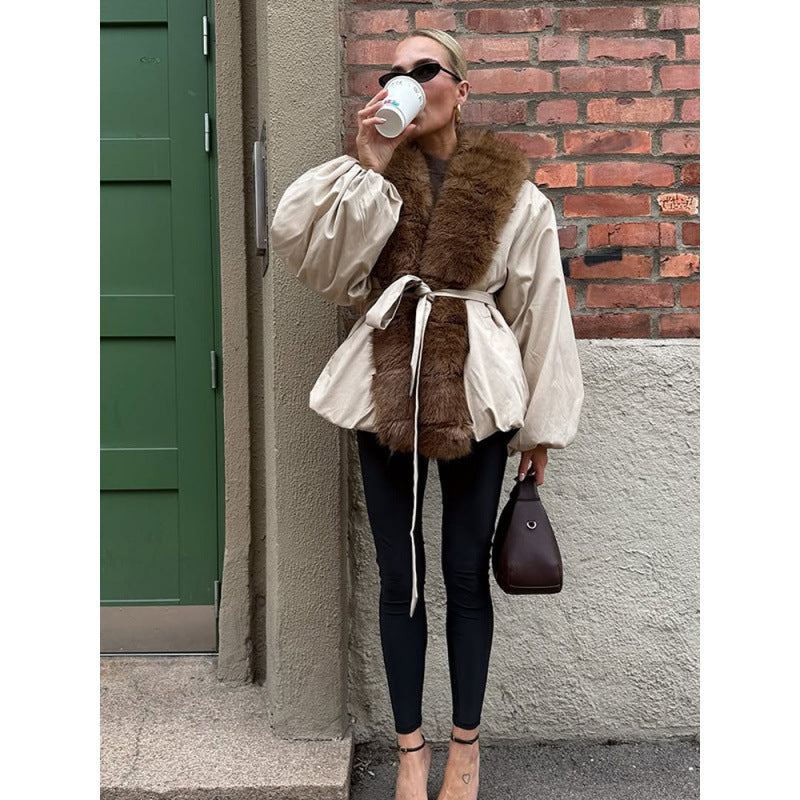Damen Kurze Taillierte Jacke mit Fellkragen und Ballonärmeln Nord Taschen