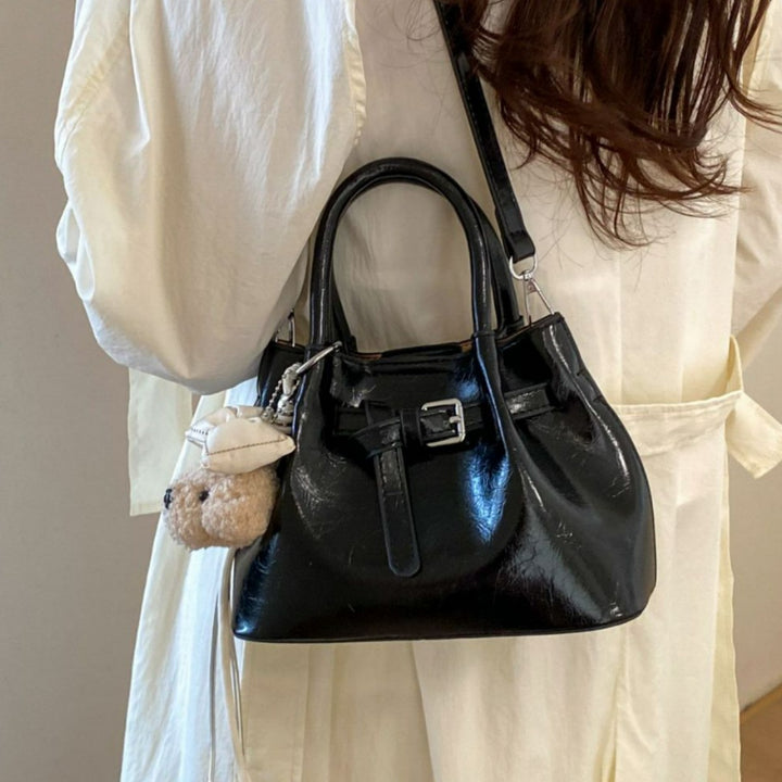 Damen praktische Handtasche mit verspieltem Tieranhänger Nord Taschen