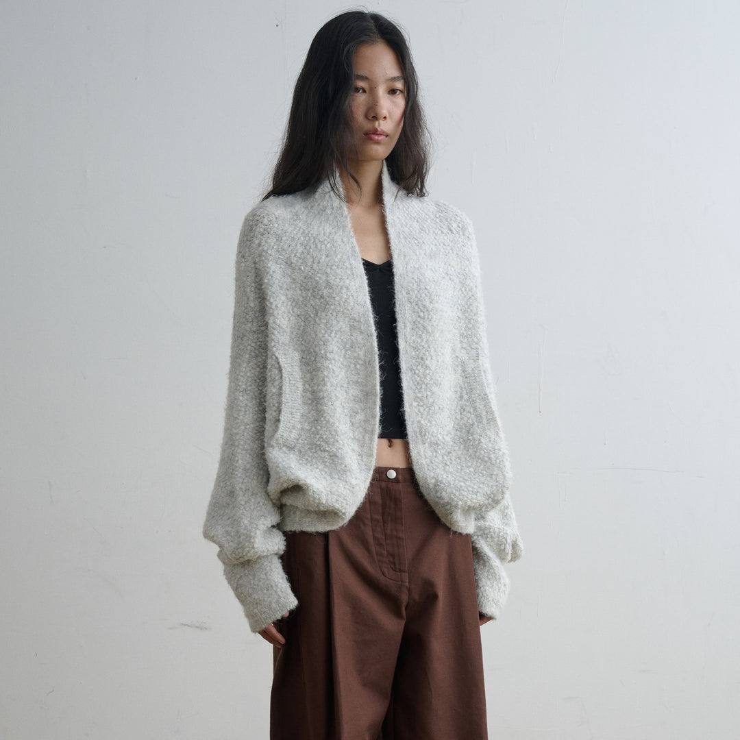 Damen Oversized Bouclé-Strickcardigan mit Schalkragen und aufgesetzten Taschen Nord Taschen