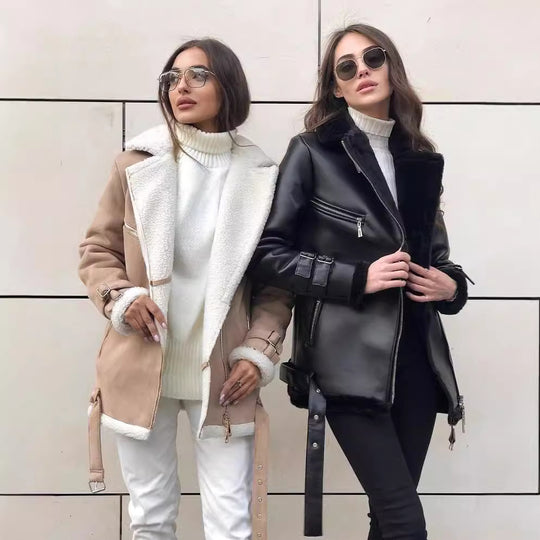 Damen Oversized Kunstleder-Fliegerjacke mit Teddyfell-Futter und Schnallen Nord Taschen