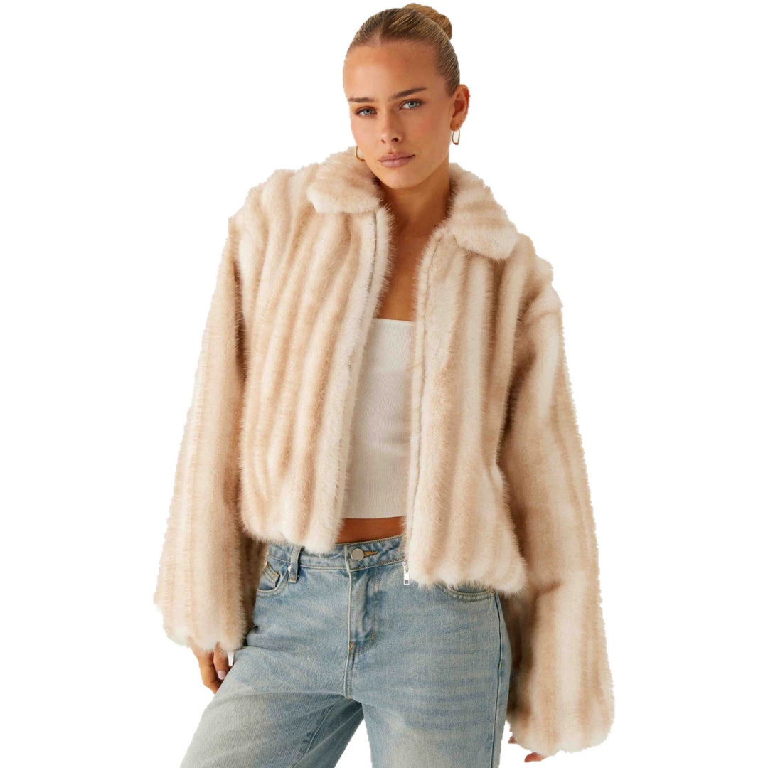 Damen Kurzjacke aus luxuriösem Hochflor-Kunstpelz mit Reißverschluss und voluminösen Ärmeln Nord Taschen