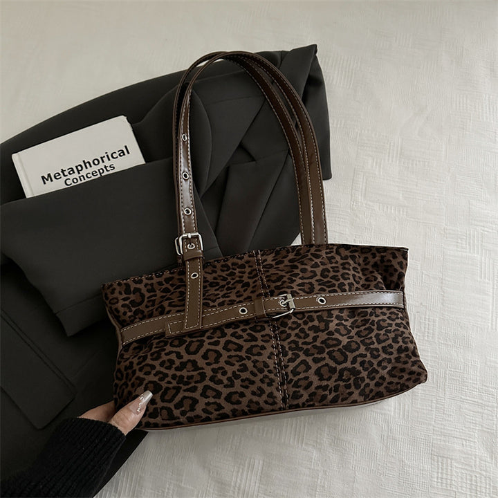 Damen Hobo-Tasche mit elegantem Leo-Design und praktischen Fächern Nord Taschen