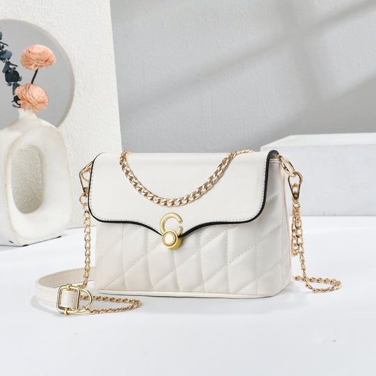 Damen Umhängetasche mit elegantem Steppdesign und goldenen Kettenakzenten Nord Taschen