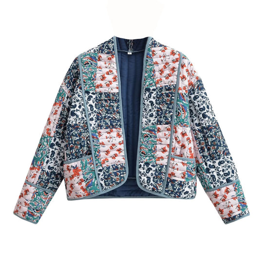 Damen Gesteppte Patchwork‑Steppjacke mit Blumenprint, offener Kimono‑Silhouette und aufgesetzten Taschen Nord Taschen