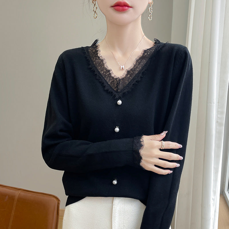 Damen Zarter V-Ausschnitt-Feinstrickcardigan mit floraler Spitzenkante und Perlenverzierung Nord Taschen