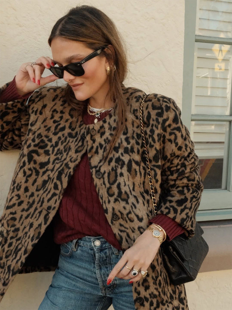 Damen Kurz geschnittener Kunstpelzmantel mit Leopardmuster und kastiger Silhouette Nord Taschen