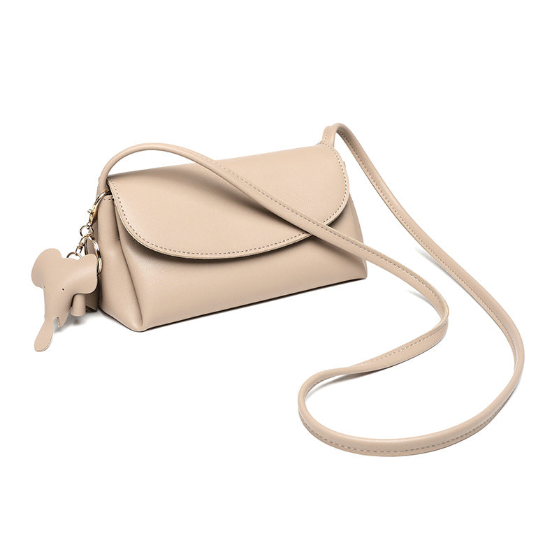 Damen Clutch-Tasche mit eleganter Klappenöffnung und charmantem Anhänger Nord Taschen