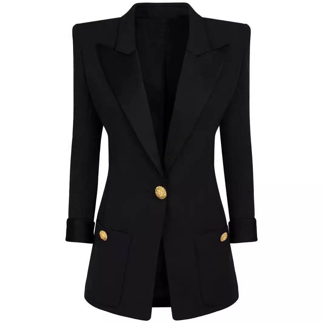 Damen Taillierter Smoking‑Blazer mit Satin‑Schalkragen und dekorativen Medaillonknöpfen Nord Taschen
