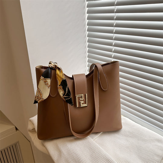 Damen Handtasche mit elegantem Knotenverschluss und modischem Halstuch Nord Taschen