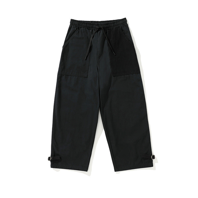 Herren weite Cropped Cargo‑Hose mit elastischem Tunnelzugbund, aufgesetzten Taschen und verstellbaren Knöchelriemen Nord Taschen