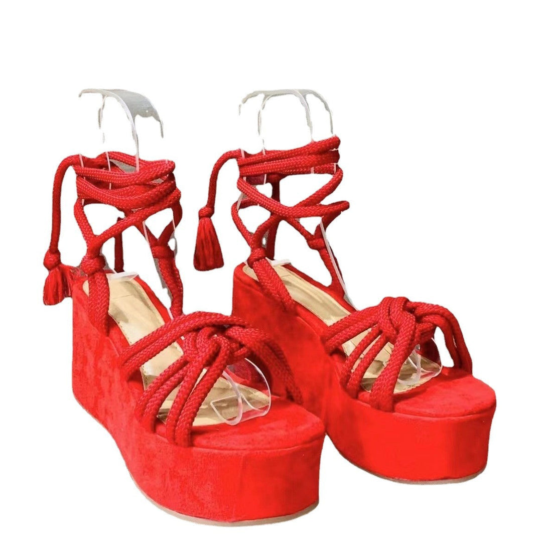 Damen Wedge-Sandalen mit geflochtenem Riemendesign und komfortabler Plateau-Sohle Nord Taschen