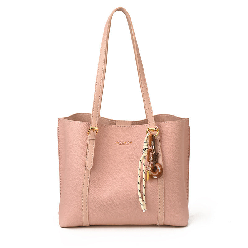 Damen elegante Handtasche im minimalistischen Stil mit einzigartigem Anhänger Nord Taschen