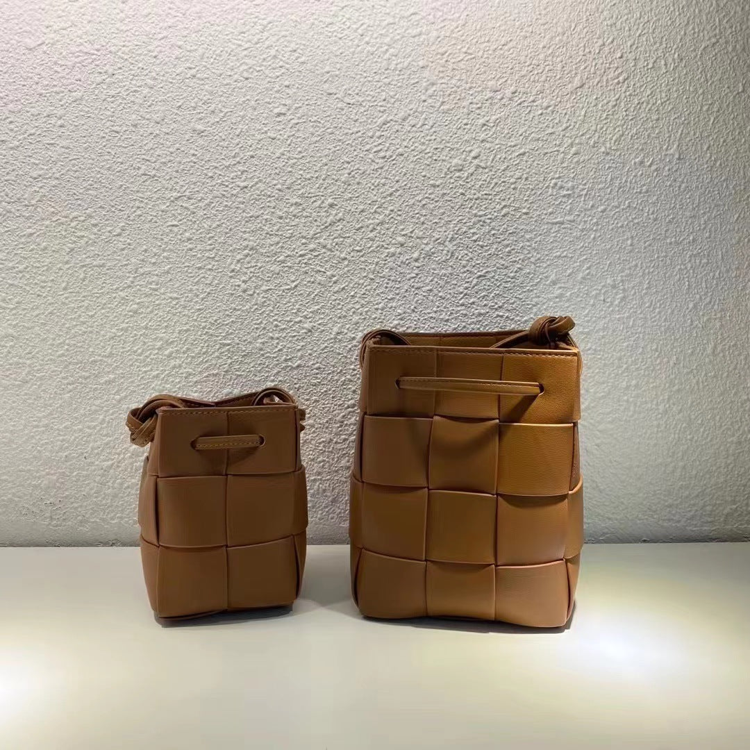 Damen Handtasche im modernen Woven-Design von Nord Taschen