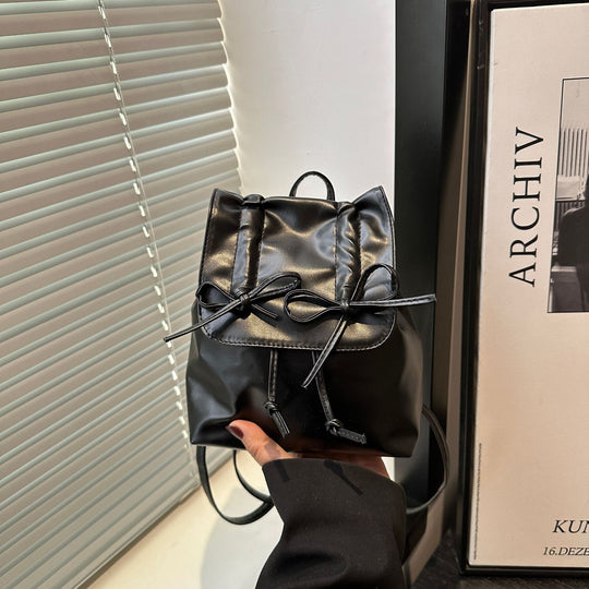 Damen moderne Rucksacktasche mit praktischen Zugbändern Nord Taschen