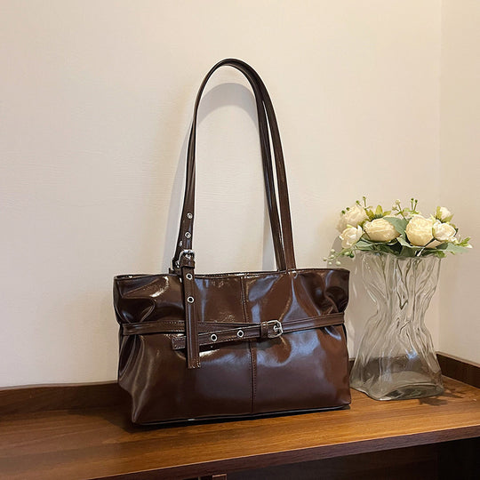 Damen elegante Handtasche mit glänzender Oberfläche Nord Taschen