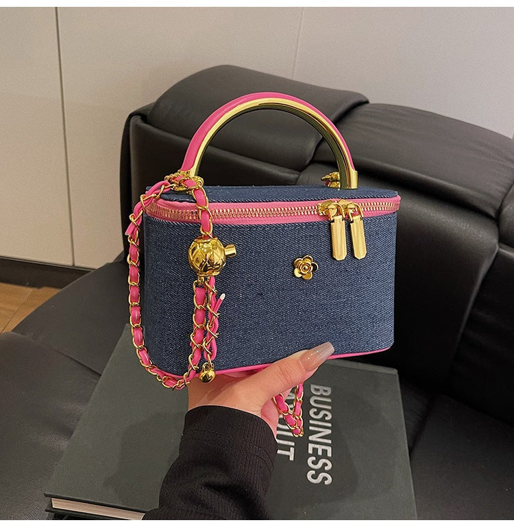 Damen Designer Handtasche mit exklusiven Kettenakzenten Nord Taschen