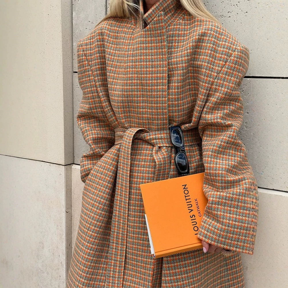 Damen Oversized Woll-Karo Mantel mit Taillengürtel und betonter Schulterpartie Nord Taschen