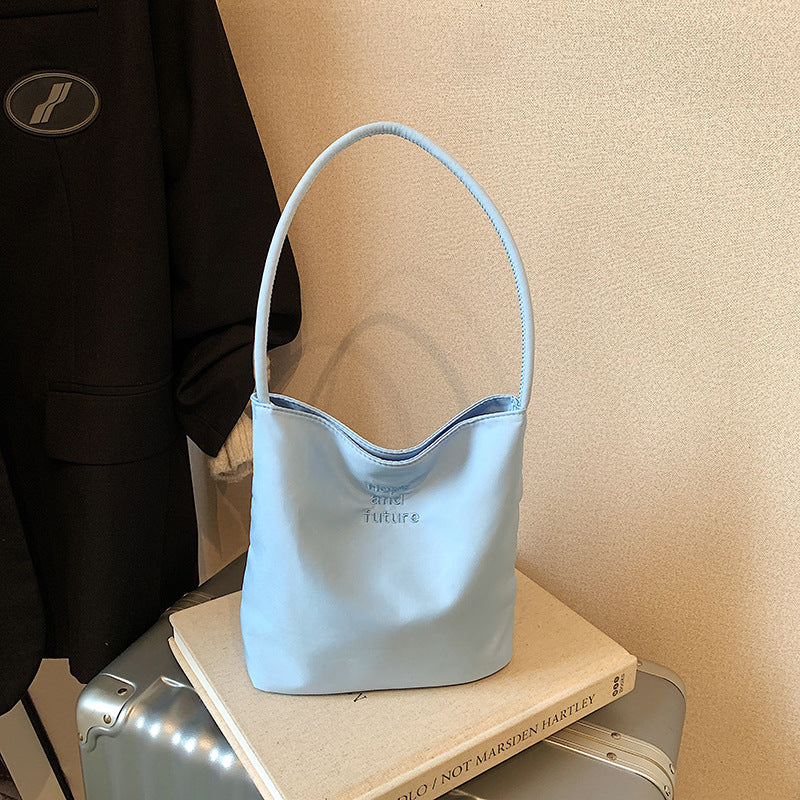Damen praktische Umhängetasche mit minimalistischer Struktur Nord Taschen