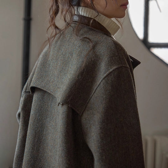 Damen Elegante und bequeme Wolljacke mit hohem Kragen Nord Taschen