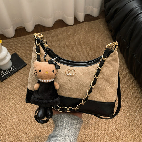 Damen modische Handtasche mit Kette und charmantem Anhänger Nord Taschen