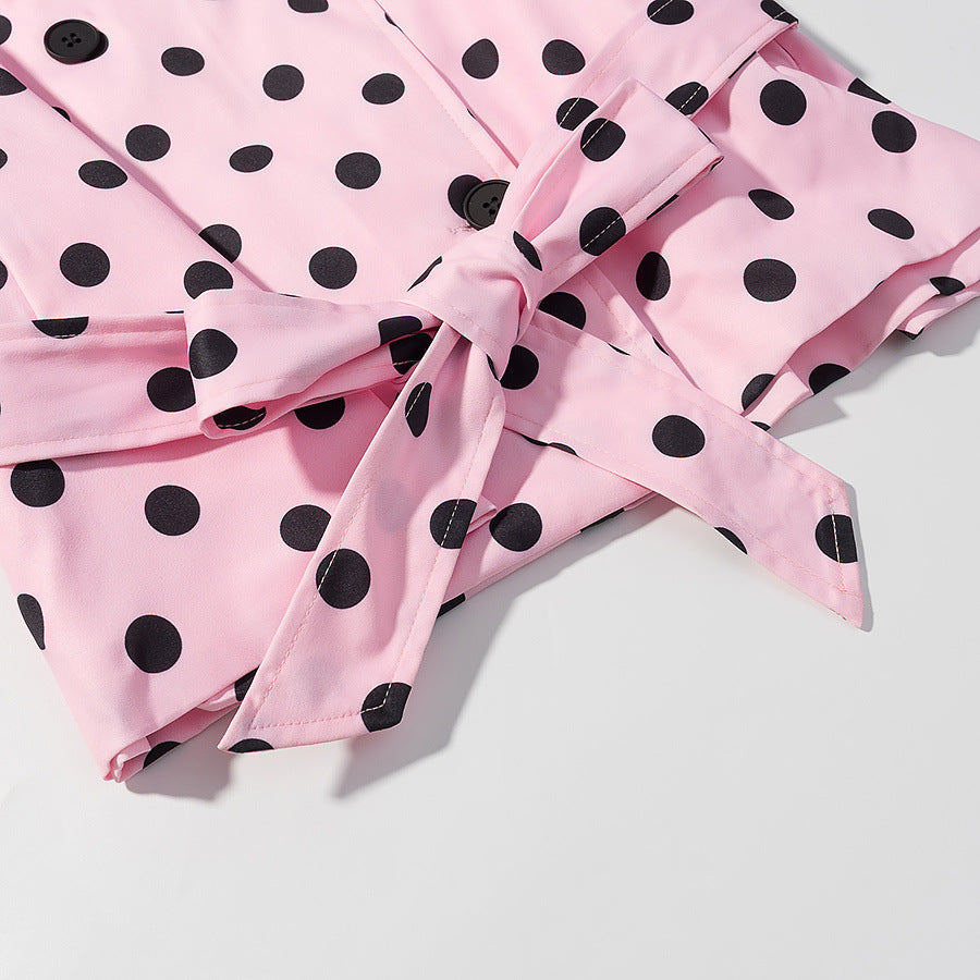 Damen Kurztrenchjacke im Polka‑Dot‑Muster, doppelreihig mit Taillengürtel Nord Taschen
