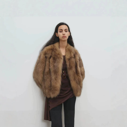 Damen Kurzmantel aus hochflorigem Kunstpelz mit tailliertem Boxy-Schnitt und voluminösem Schalkragen Nord Taschen