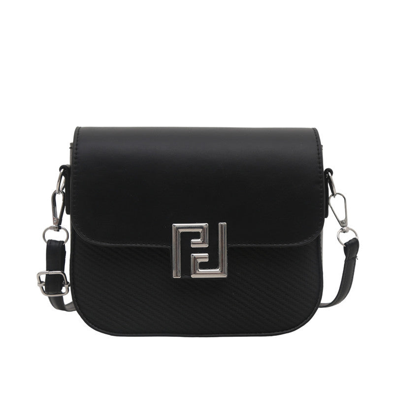 Damen Umhängetasche im minimalistischen Design mit eleganten Metallakzenten Nord Taschen