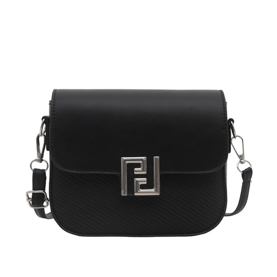 Damen Umhängetasche im minimalistischen Design mit eleganten Metallakzenten Nord Taschen