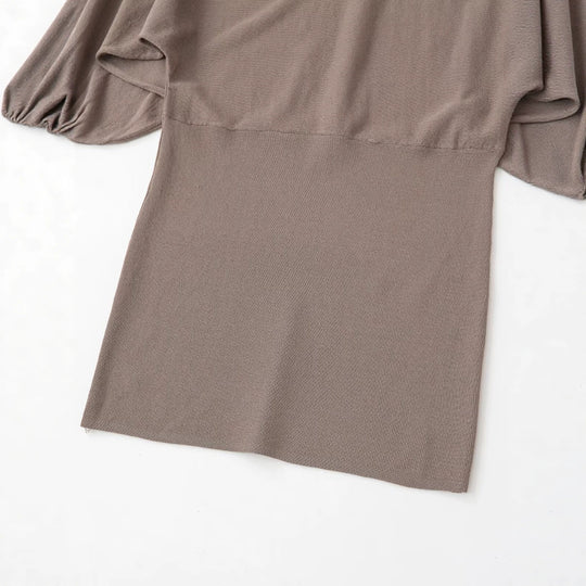 Damen Strickkleid mit überschnittenem Fledermaus-Poncho und Ballonärmeln Nord Taschen