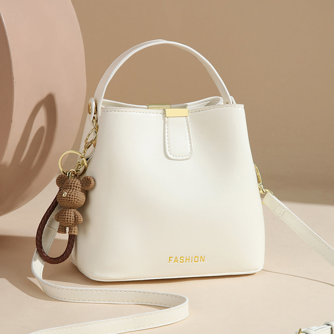Damen Handtasche mit elegantem Teddy-Anhänger Nord Taschen