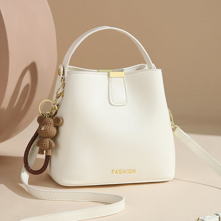 Damen Handtasche mit elegantem Teddy-Anhänger Nord Taschen