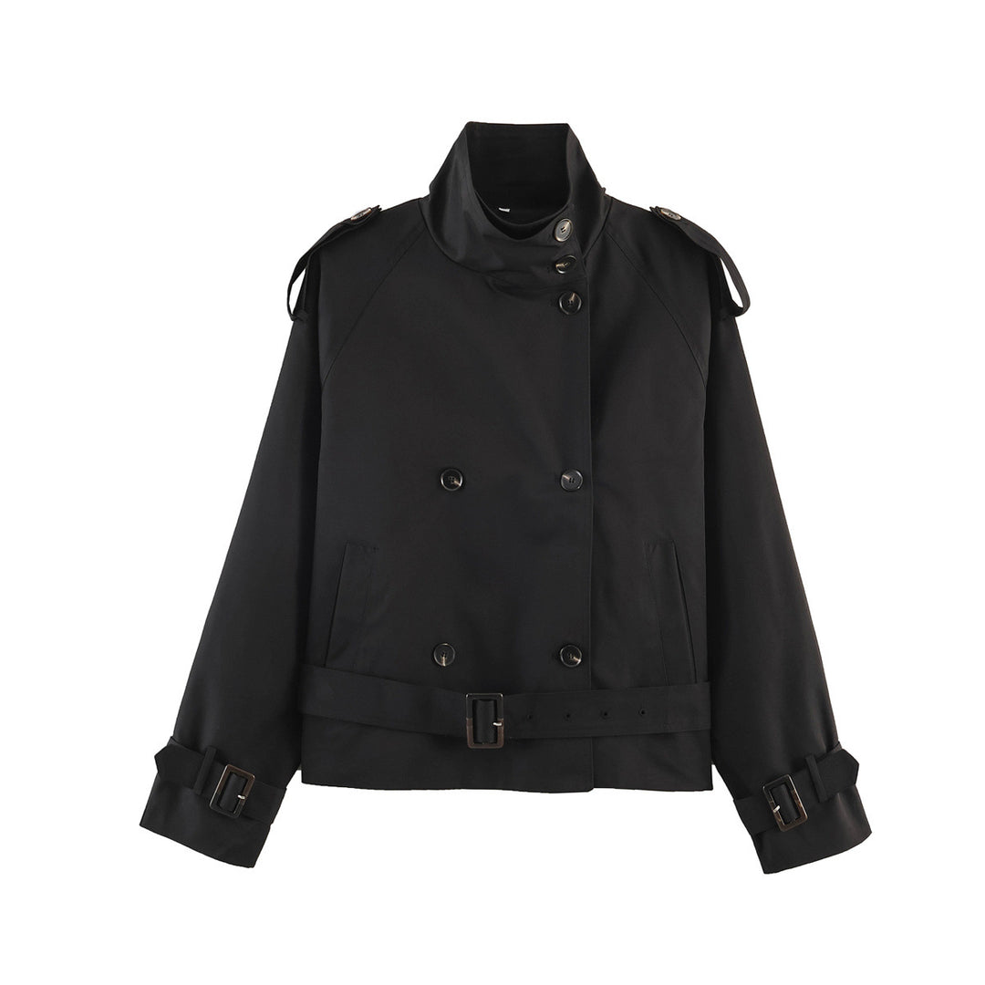 Damen 20+ kurzer Doppelreiher Trenchblouson im Boxy‑Cut mit Stehkragen Schulterklappen und verstellbarem Taillengürtel Nord Taschen