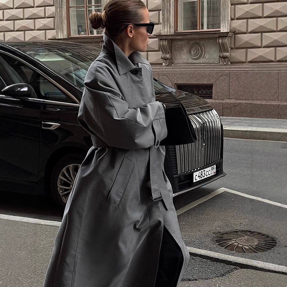 Damen Oversize-Trenchcoat mit hohem Stehkragen, Bindegürtel und verdeckter Knopfleiste Nord Taschen