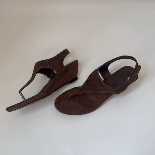 Damen Zehentrenner-Sandalen mit ergonomischem Fußbett und geschmackvollem Riemendesign