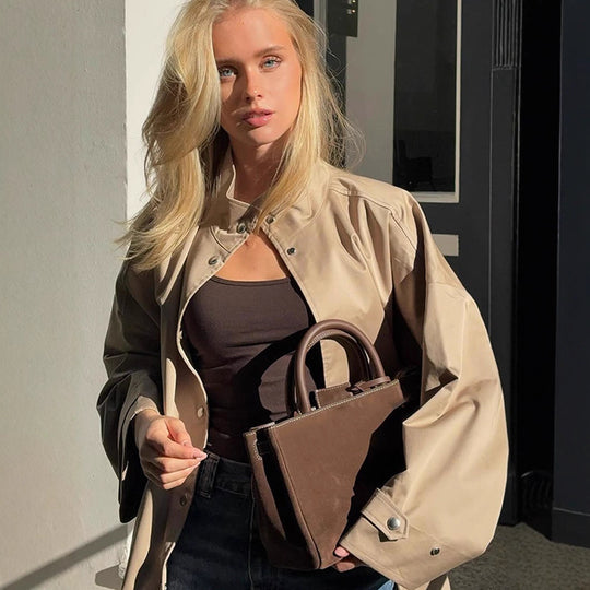 Damen Oversize Kurzmantel im Trench‑Look mit kastiger Silhouette und verdeckter Druckknopfleiste Nord Taschen