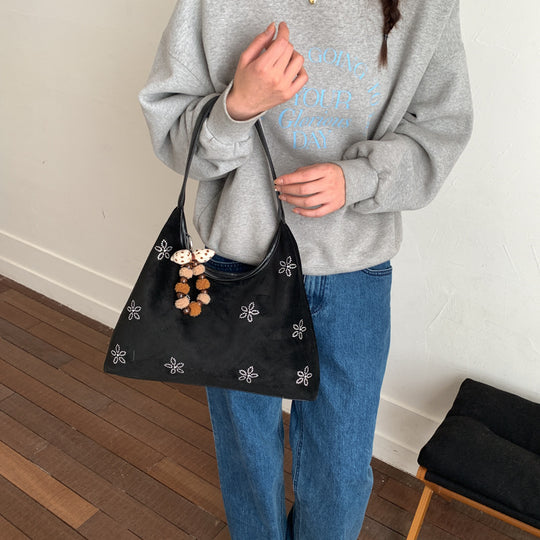 Damen Hobo-Tasche aus weichem Veloursleder mit funkelnden Applikationen Nord Taschen