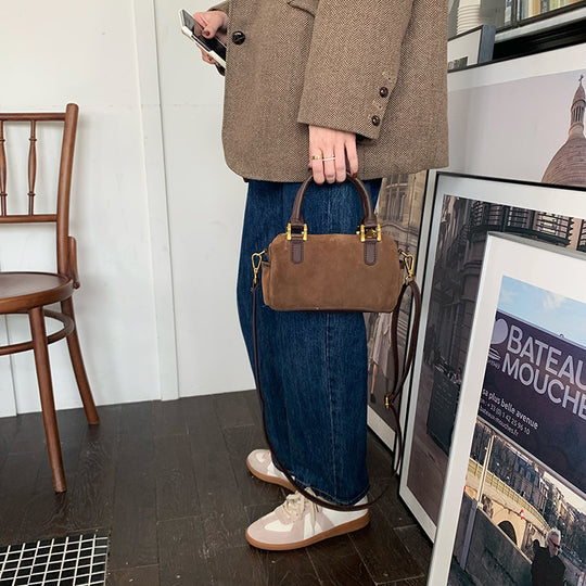 Damen elegante Schultertasche mit abnehmbarem Trageriemen und hochwertiger Samtoberfläche Nord Taschen