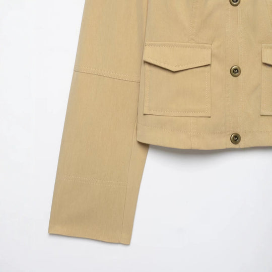 Damen Kurzer doppeltreihiger Utility-Blouson mit hohem Stehkragen und aufgesetzten Klappentaschen Nord Taschen