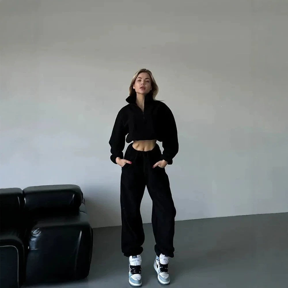Damen Fleece-Cropped-Sweatshirt mit halbem Reißverschluss und Tunnelzug Nord Taschen