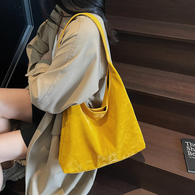 Damen Hobo-Tasche mit praktischen Innenfächern und elegantem Design Nord Taschen