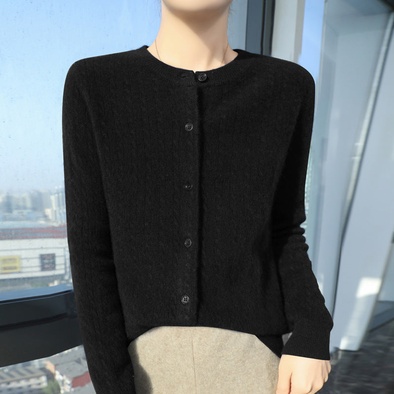 Damen Kurzgeschnitteter Feinstrick-Cardigan mit dezenter Struktur und Rundhalsausschnitt Nord Taschen