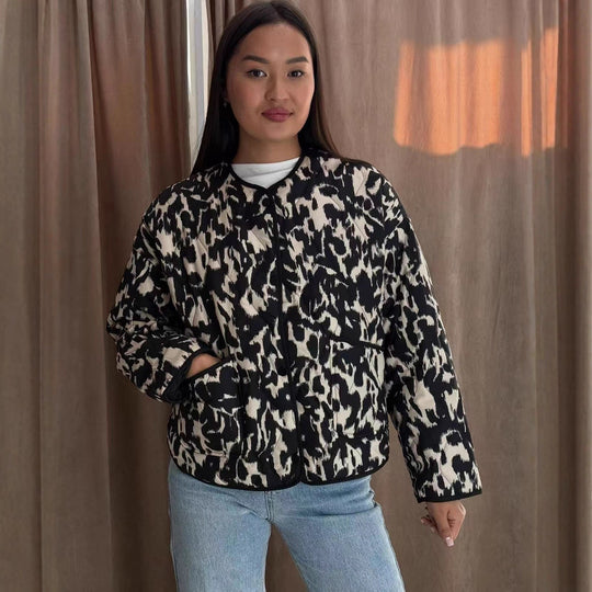 Damen Steppjacke im Oversize-Boxy-Schnitt mit rundem Halsausschnitt und abstraktem Animal-Print Nord Taschen