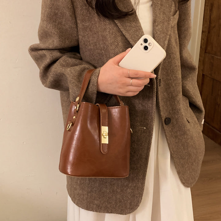 Damen Beuteltasche mit stilvollem Design und praktischem Trageriemen Nord Taschen