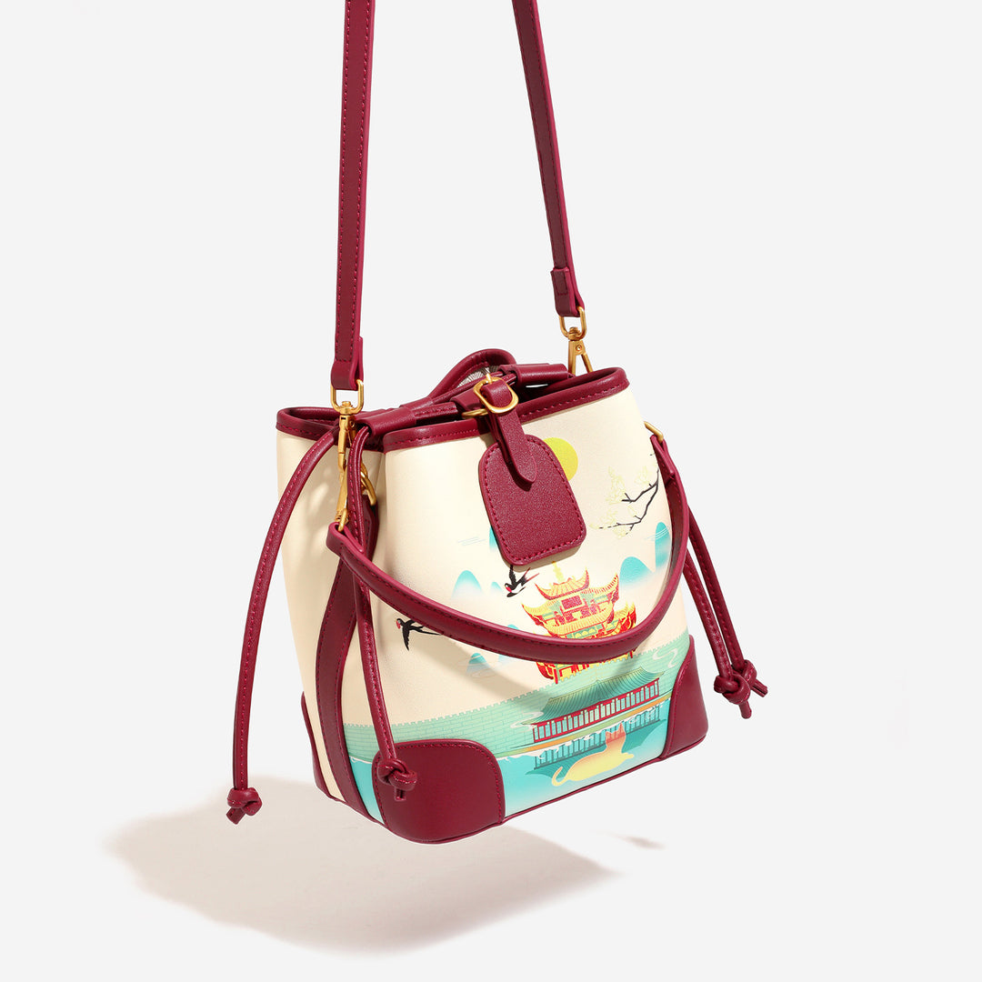 Damen Umhängetasche mit farbenfrohem Landschaftsdesign und praktischen Innenfächern Nord Taschen