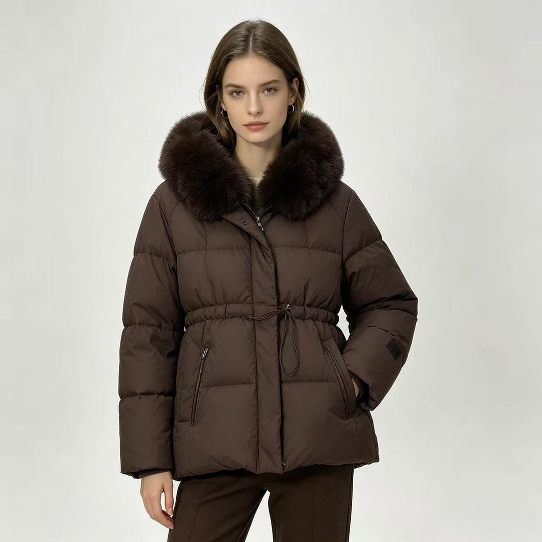 Damen nan kurze wattierte Steppjacke mit Kordelzugtaillierung und voluminösem Fellkragen Nord Taschen
